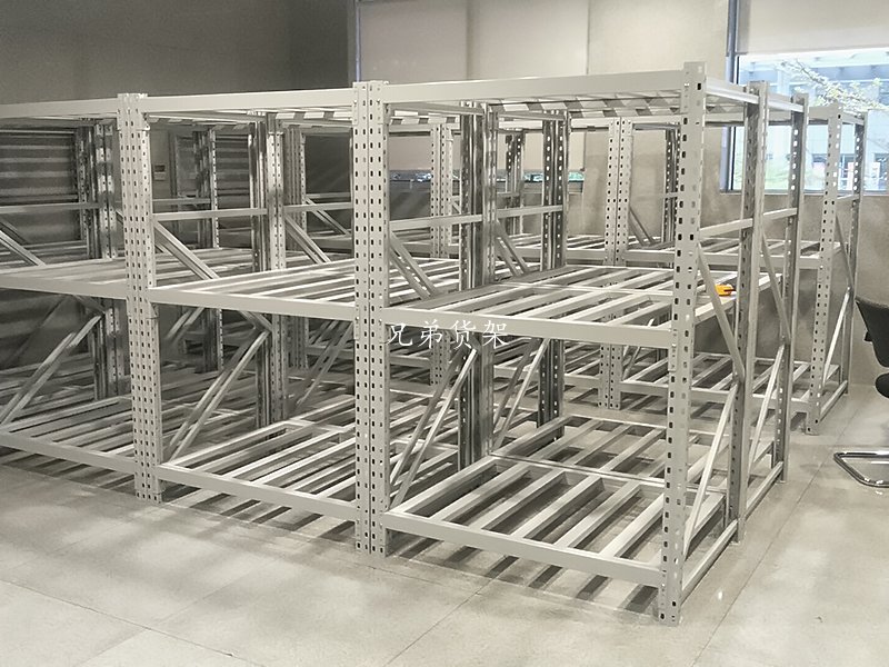 深圳輕型倉儲貨架介紹，輕型貨架多少錢？